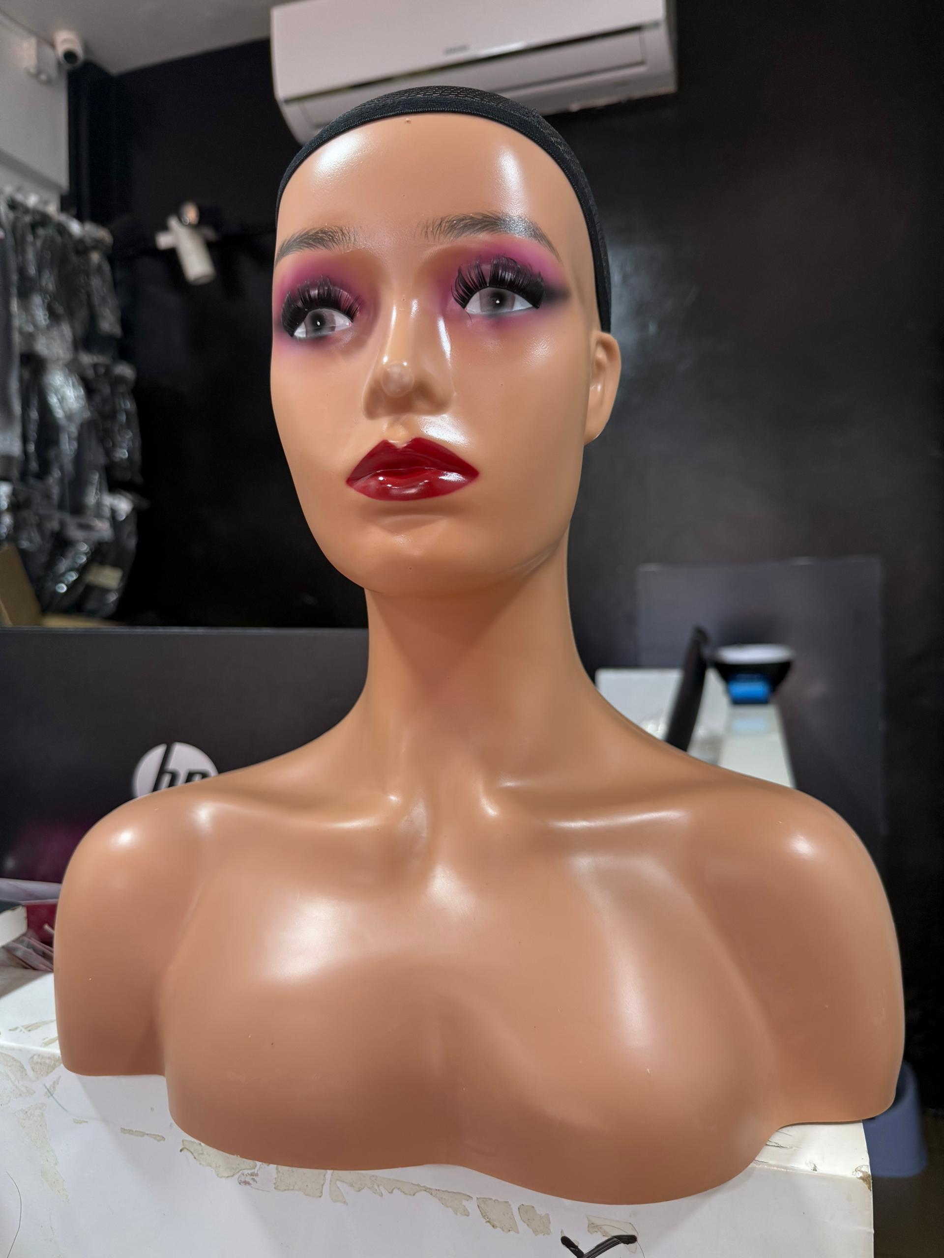 Manequin head